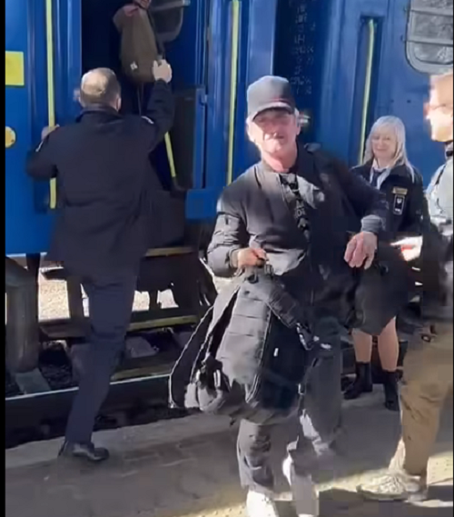 Шон Пенн прибув до Києва. ВІДЕО 